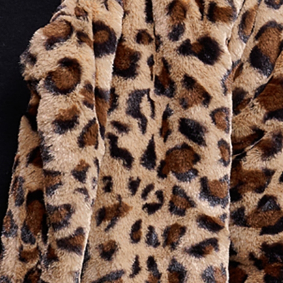 LAST ONE SIZE SMALL - NEW Hot style- Cheetah Faux Fur & Fleece Coat - Picture 6 of 10